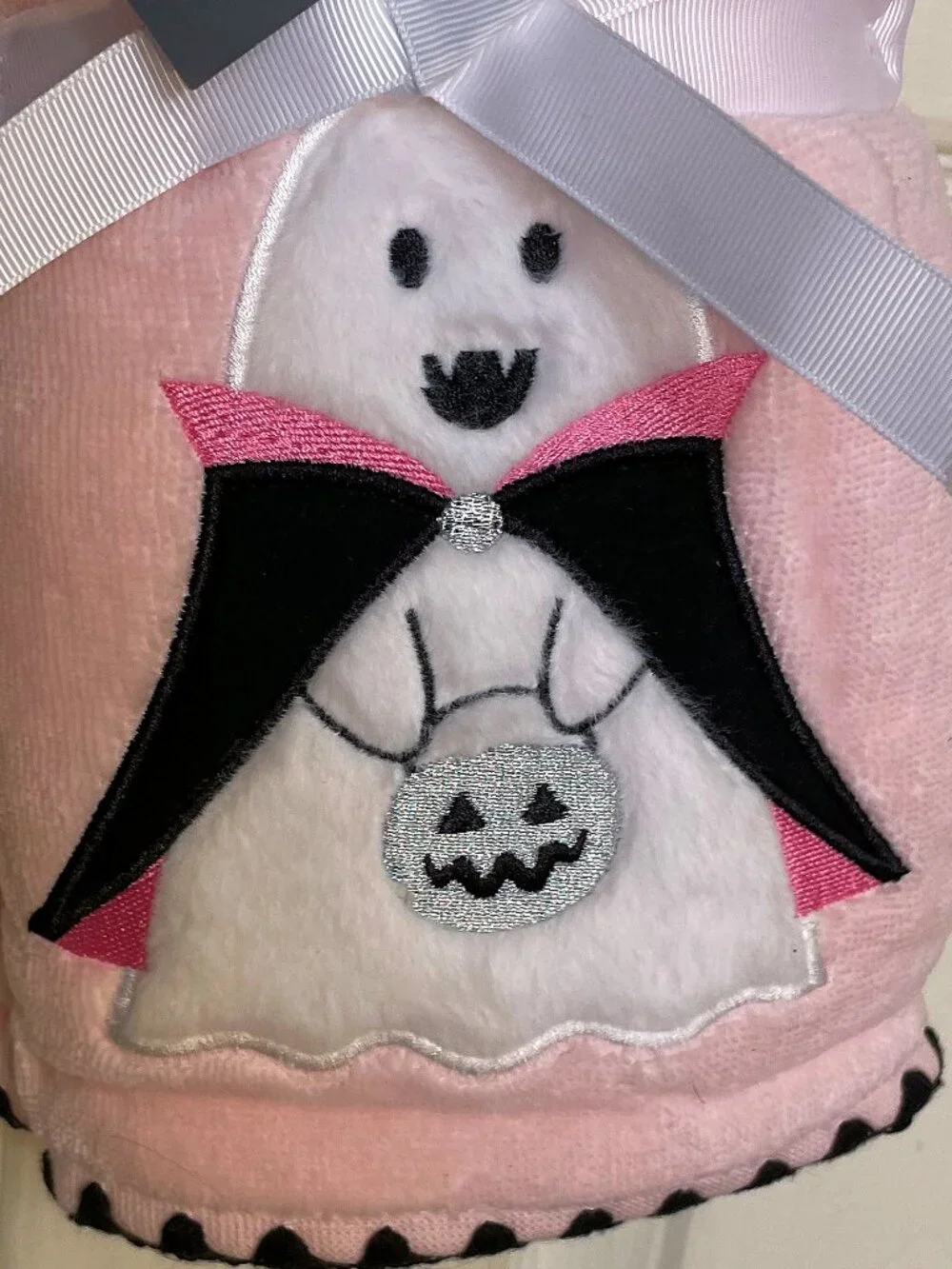 KassaDecor Hand Towels Set of 2 Halloween Embroidered Ghost in Bath New!